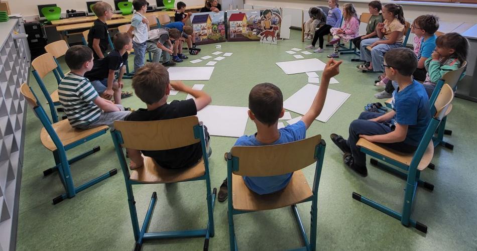 Kinder im Stuhlkreis